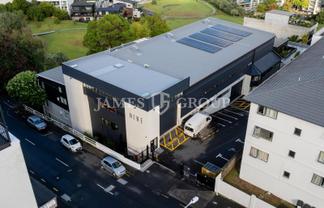 425M² CITY FRINGE WAREHOUSE WITH SHOWROOM