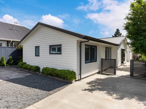 11 Poplar Grove, Ebdentown