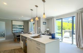 100 Kon Tiki Road, Whiritoa