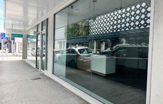 PRIME RETAIL OPPOSITE WESTFIELD
