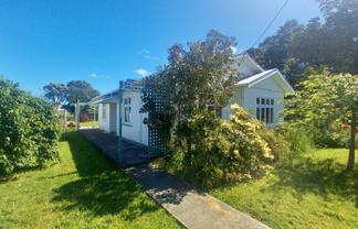 11,13 Birch Street, Tuatapere
