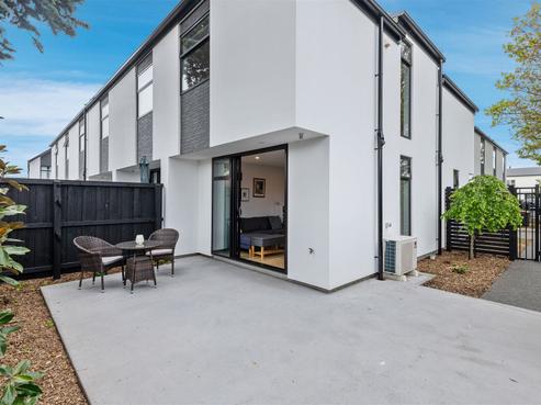 6/12 New Brighton Road, Shirley