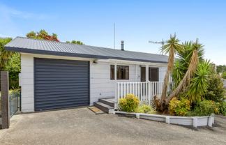 2/63 Rodney Street, Wellsford