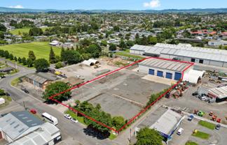 Adaptable warehouse, ample yard