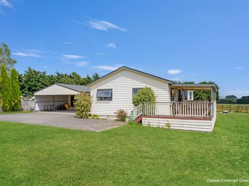 2768 Lake Ferry Road, Pirinoa