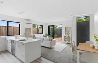 2/17 Clark Street, Levin