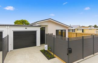 2/17 Clark Street, Levin