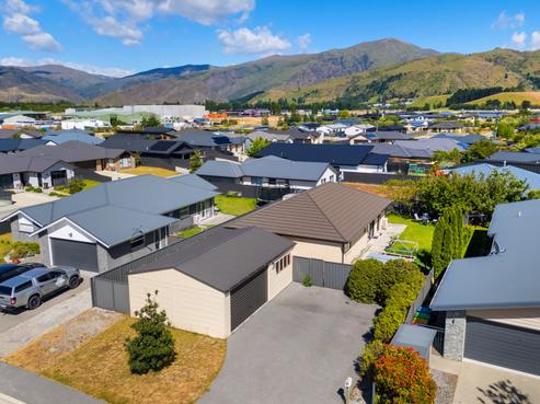 18 Stowell Drive, Cromwell