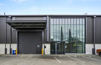 Premium tilt-slab industrial in Woollen Mills