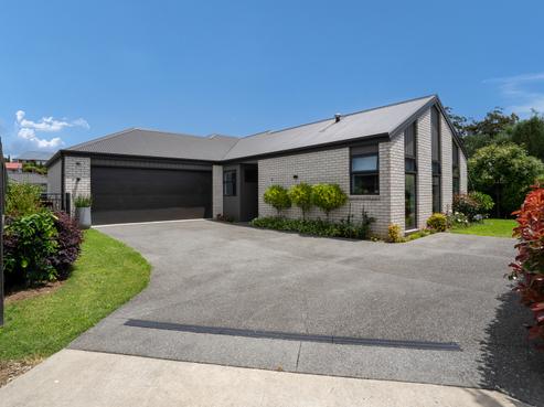 1C Fairburn Place, Leamington