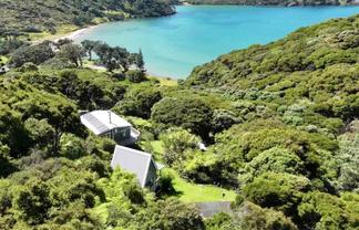 366 & 368 Blind Bay Road, Great Barrier Island