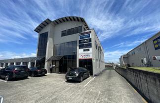 Convenient top-floor office in Penrose