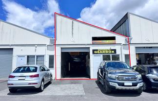 Handy Warehouse in Central of Newlynn