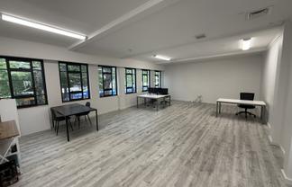 Fresh, light and central office