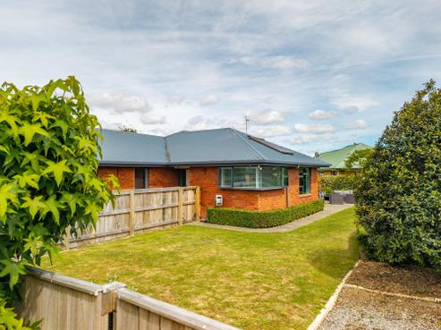 53 Starveall Street, Brightwater