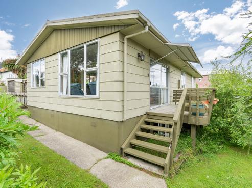 12A Brighton Road, Green Island