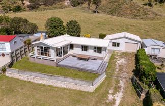 879 Mataikona Road, Mataikona