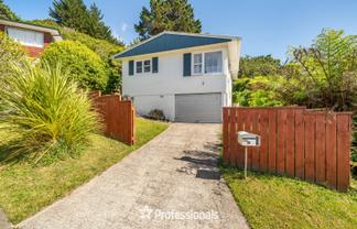 8 Harlow Grove, Wainuiomata