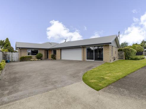 2 Oakwood Drive, Highlands Park