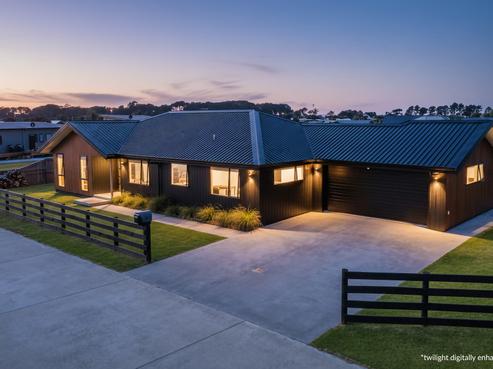 2 Kotare Way, Matarangi