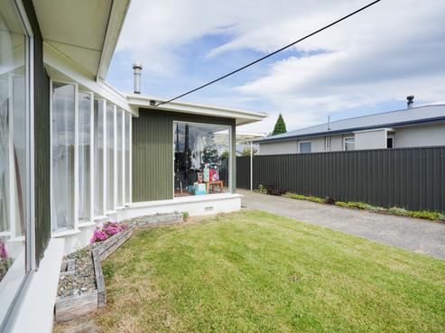 24 Mackenzie Street, Winton