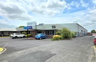 ROADFRONT WAREHOUSE ON LAMBIE DRIVE
