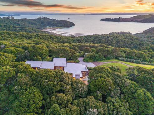 24 Te Matuku Point Lane, Waiheke Island