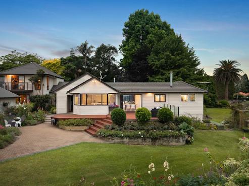 554 Kingseat Road, Kingseat