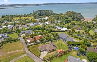 48 Omana Avenue, Helensville