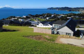 8 Aquarius Lane, Langs Beach