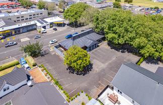 High-profile corner site – scale and exposure