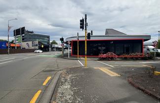 Retail/Office Space with Huge Profile 