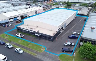 Efficient East Tamaki Warehousing - 7 Roller Doors