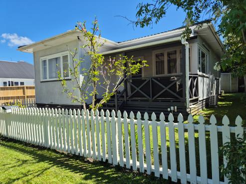 2 Riverpark Crescent, Henderson
