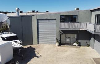 WAREHOUSE DOMINANT SPACE IN SILVERDALE
