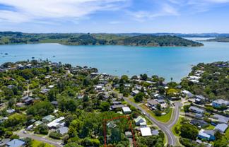 16/18 Lorenzen Bay Road, Raglan