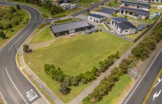4 Longreach Drive, Cooks Beach