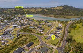 4 Longreach Drive, Cooks Beach