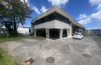 Refurbished industrial unit 289sqm