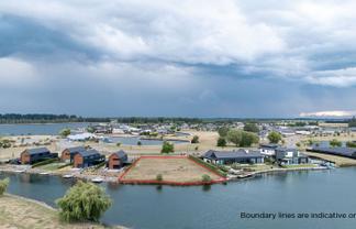 199 Lake Hood Drive, Huntingdon