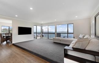 827 Whangaparaoa Road, Manly
