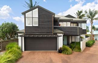 827 Whangaparaoa Road, Manly