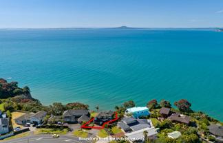 827 Whangaparaoa Road, Manly
