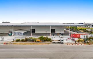 Brand new excellent high-stud warehouse