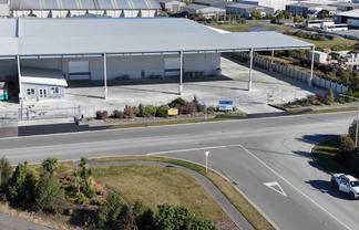 Brand new excellent high-stud warehouse