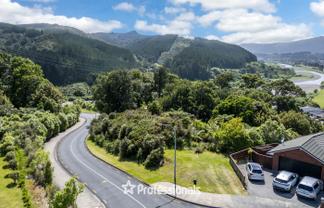 61 Riverstone Drive, Riverstone Terraces