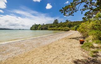 73 Pipiroa Road, Russell