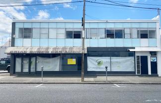 Convenient and versatile office space with parking