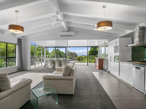 5 Lucy Road, Waiomu