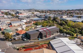 High-spec 127sqm unit - Central Penrose